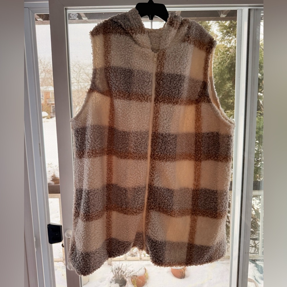 Plaid Sherpa Zip-Up Vest